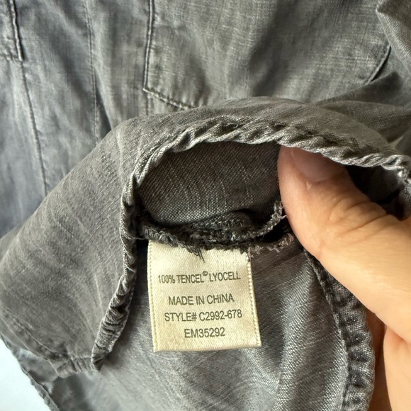 Cloth & Stone|Anthro women’s Gray wash Lyocell Tencel long sleeve shirt w pocket - Picture 8 of 10